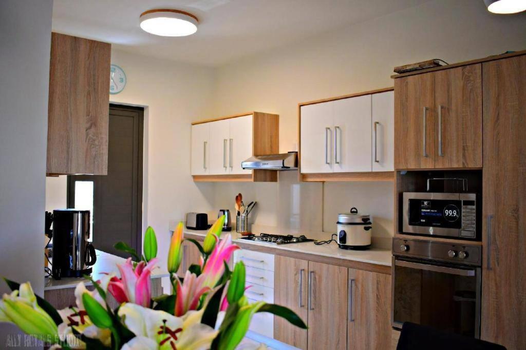 Modern And Cosy Condo: Westwood Apartments Flic-en-Flacq Dış mekan fotoğraf